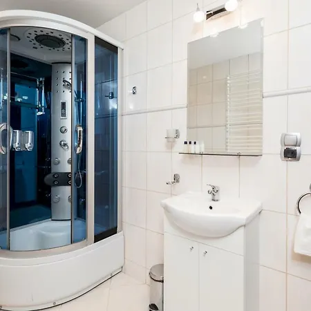 Gemini Apartment *